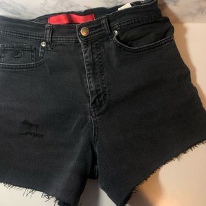 BLACK HIGH WAIST SHORTS